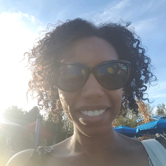 Meet your Posher, Brittney - Picture 1 of 1